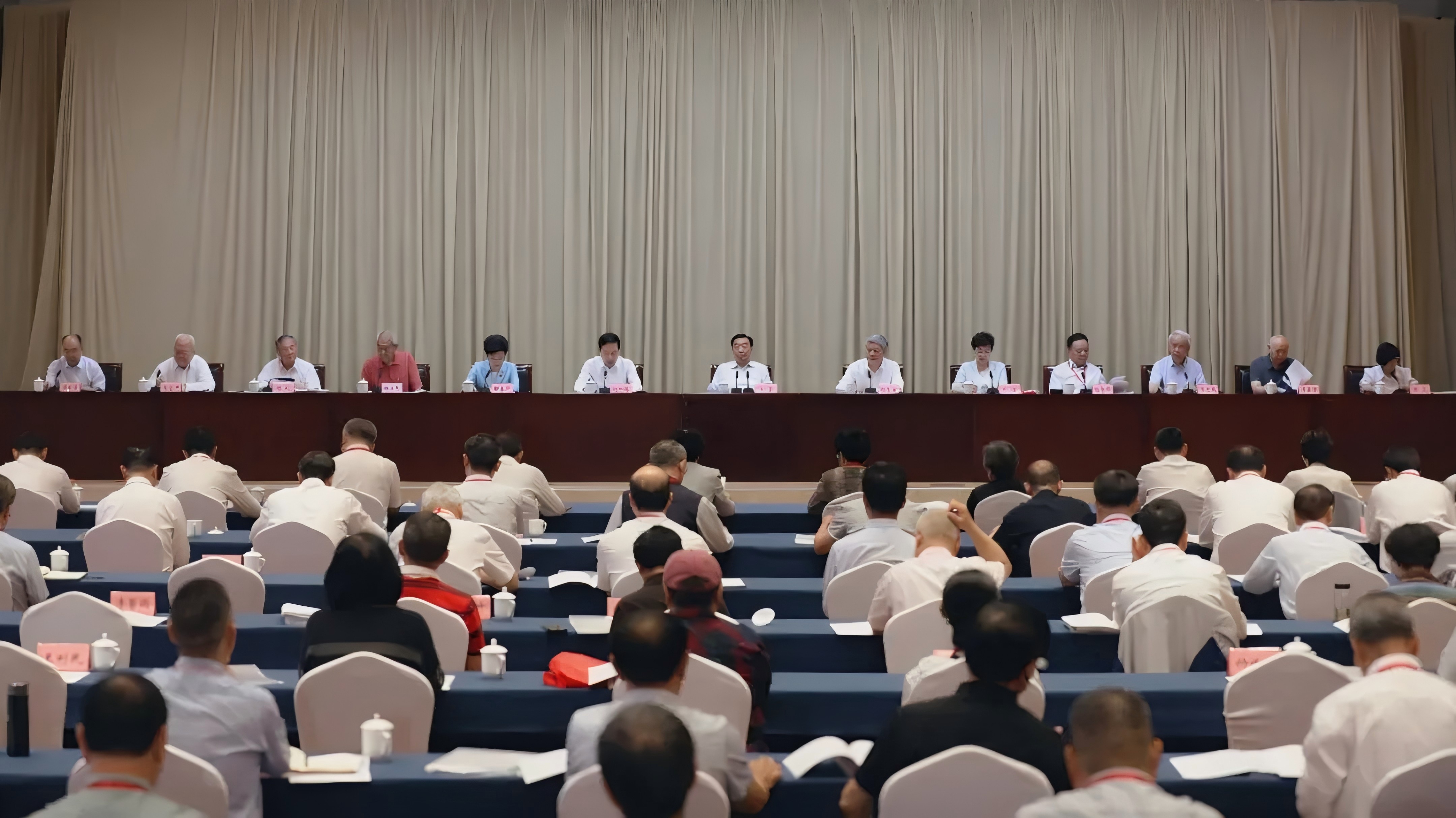 “继承和发扬党的优良传统和作风，在新时代大力弘扬延安精神”研讨会在西安举行 王晨出席并讲话 谢春涛讲话 赵一德致辞 靳诺主持